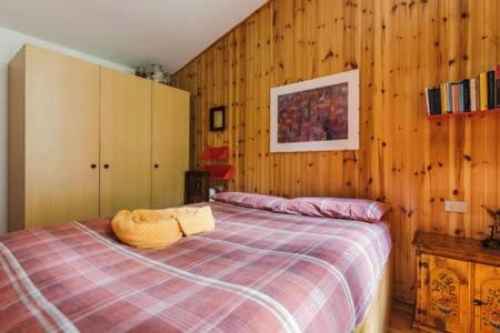 CENTRAL WOODEN CHALET WITH FOREST VIEW Condo in Madonna di Campiglio