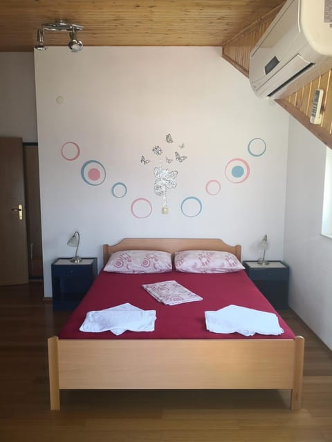 APARTMANI KREŠIĆ 1 HVAR Apartment in Hvar