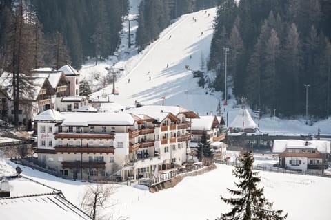 Property building, Bird's eye view, Winter