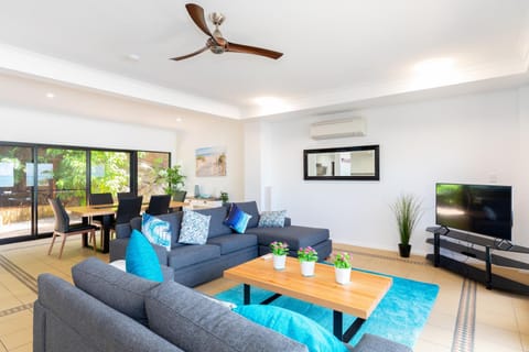 Absolute Airlie Condo in Airlie Beach