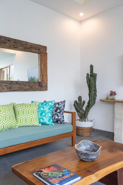 Living room, Decorative detail, Seating area