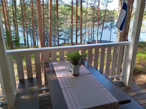 Kalliomökki Nature lodge in Finland