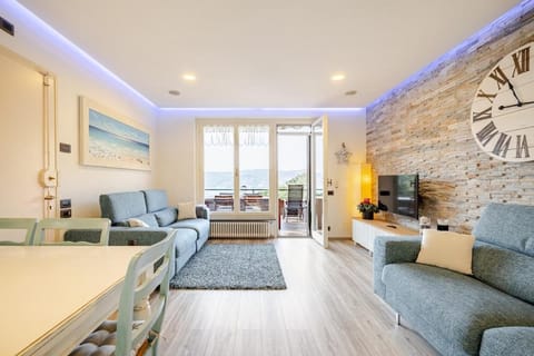 TV and multimedia, Living room, air conditioner