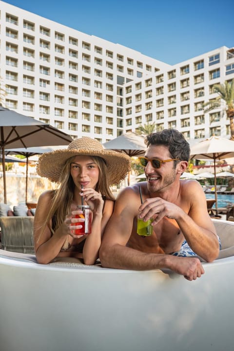 Food and drinks, Swimming pool