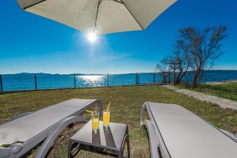 Villa Amfora - First row by the sea Chalet in Zadar County