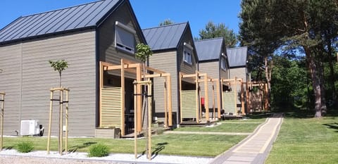 Property building, Day, Garden, Garden view