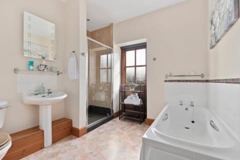 Y Bwthyn Apartment in Nolton and Roch