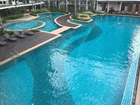 Swimming pool, Swimming pool