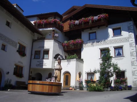 Facade/entrance, Summer
