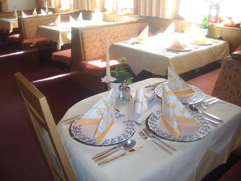 Restaurant/places to eat