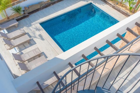 Balcony/Terrace, Pool view