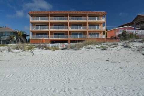 Casa de Playa 207 Condominio in Indian Rocks Beach
