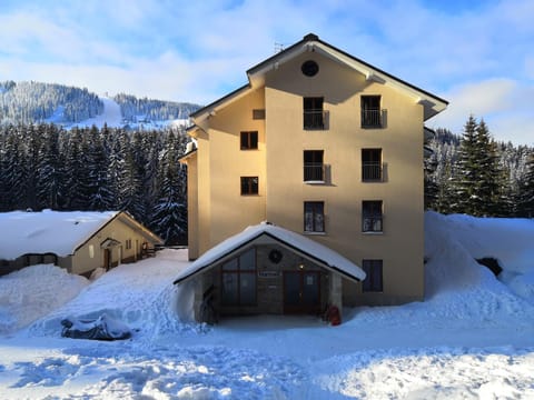 Property building, Winter