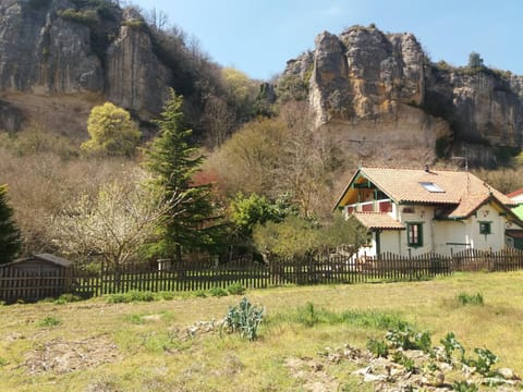 La Casita del Río House in Basque Country