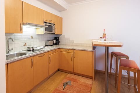 Kitchen or kitchenette, kitchen