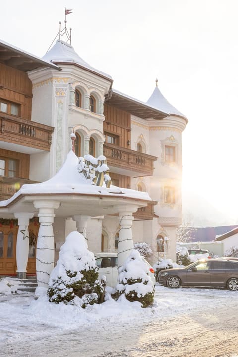 Property building, Natural landscape, Winter