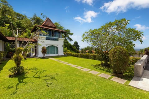 Property building, Day, Garden, Garden