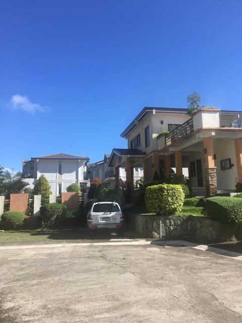 Tagaytay Hampton Villa Villa in Tagaytay