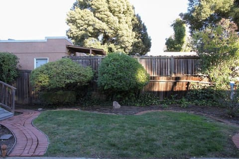 Retro Bungalow House in Santa Rosa