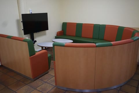 TV and multimedia, Seating area