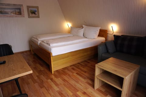 Hotel Pension Julia Bed and Breakfast in Norden