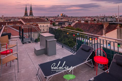 Balcony/Terrace, City view