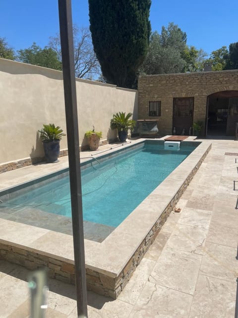 Mas des Armouriers House in Sablet