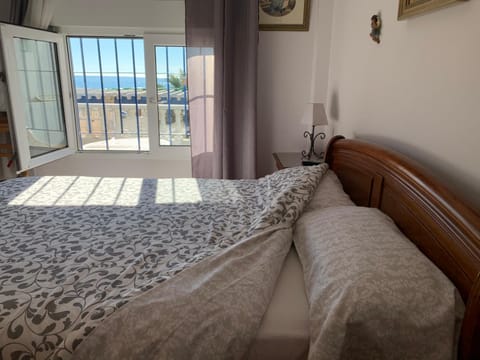 Bed, Bedroom, Sea view