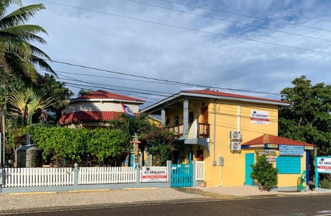 All Seasons Belize Bed and Breakfast in Hopkins