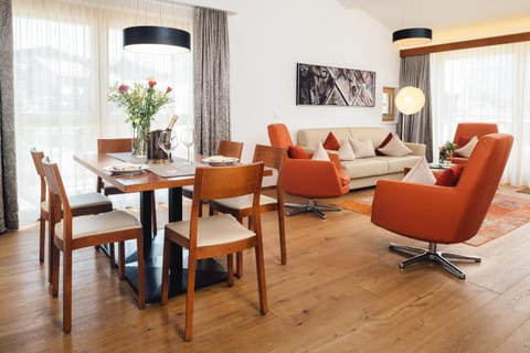 Living room, Dining area