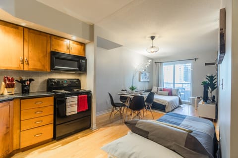 AOC Suites - Heart of Downtown Condo Apartment hotel in Toronto