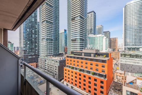 AOC Suites - Heart of Downtown Condo Apartahotel in Toronto