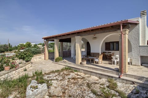 Property building, Patio, Facade/entrance, Day, Bird's eye view, View (from property/room), Dining area