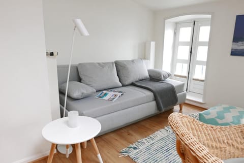 Living room, Photo of the whole room, Seating area