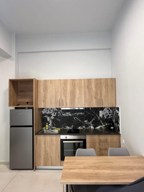 Kitchen or kitchenette, Dining area, oven