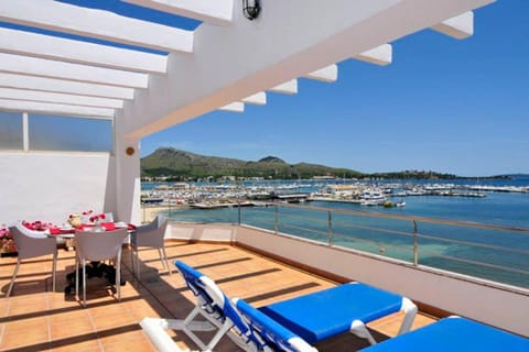 Beachfront apartment Tanamar House in Port de Pollensa