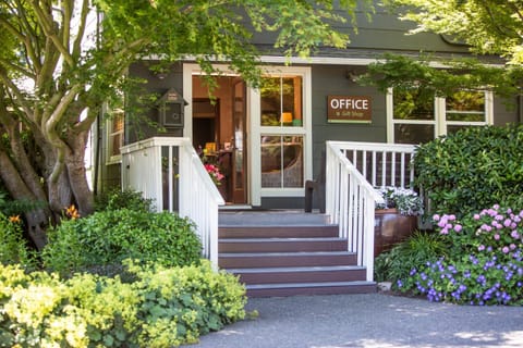 Property building, Facade/entrance