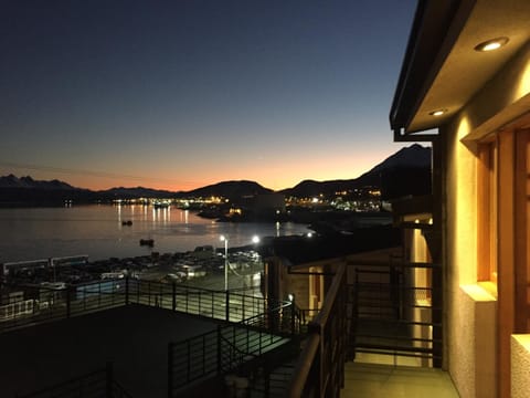 Night, Natural landscape, View (from property/room), Balcony/Terrace, Lake view, Mountain view, Sea view, Sunrise, Sunset