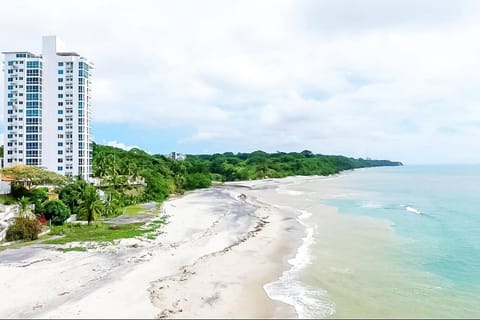 Sun n' Sand Retreat Condo in Panama