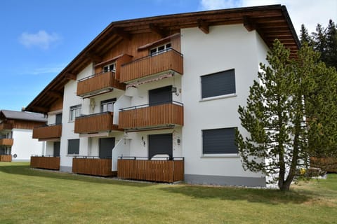 Property building, Day, Garden