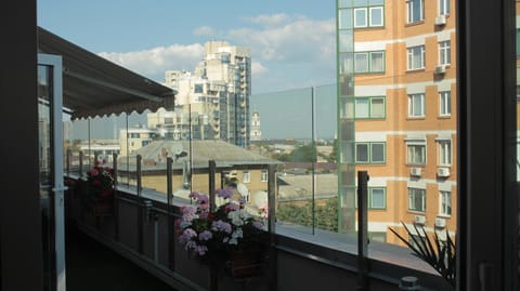 Balcony/Terrace, On site, Landmark view