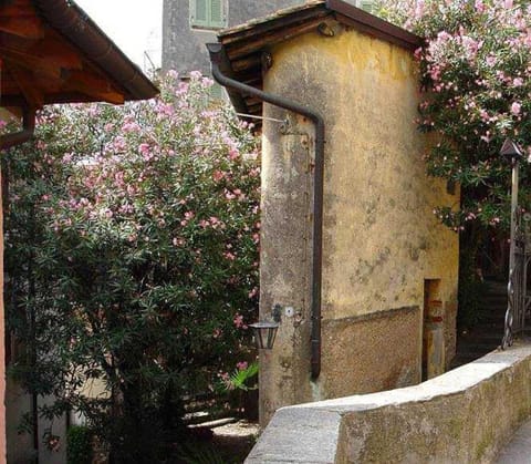 Casa 1659 - Casa Parrucchiere House in Lugano