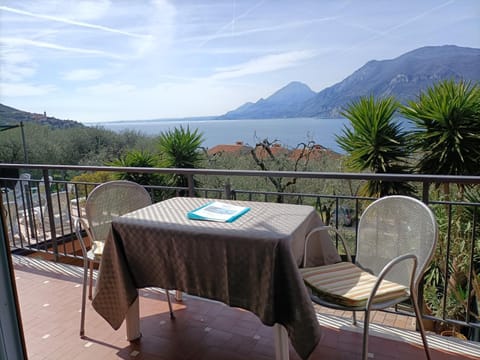 Appartamenti Casa Nina, lago,montagne, uliveti House in Brenzone sul Garda