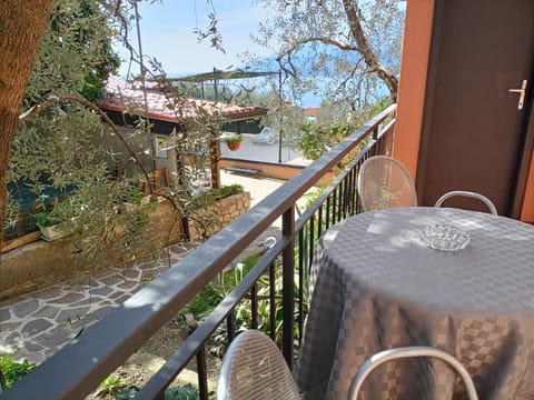 Appartamenti Casa Nina, lago,montagne, uliveti House in Brenzone sul Garda