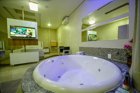 Bathroom, Spa and wellness centre/facilities