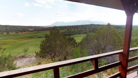 Hideout Ft Abajo 2 BR Cabin, Stunning Views, Secluded! Alquiler vacacional in Monticello
