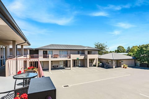 Property building, Patio, View (from property/room), Balcony/Terrace, On site, Parking