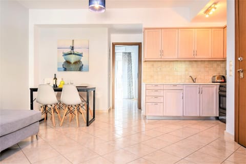 Coffee/tea facilities, Kitchen or kitchenette, Living room, Decorative detail, Decorative detail, Seating area, Dining area, Bedroom