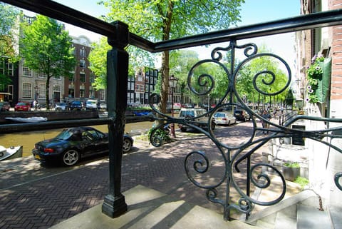 1637: Historic Canal View Suites Alojamiento y desayuno in Amsterdam