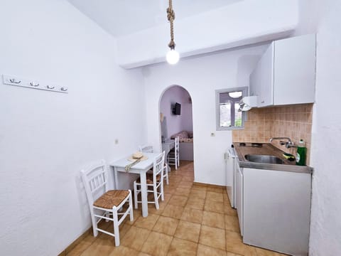 Kitchen or kitchenette, stove